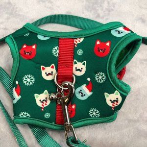 Merry&Bright Cat Vest Harness and Leash 2 Piece Christmas Winter Theme